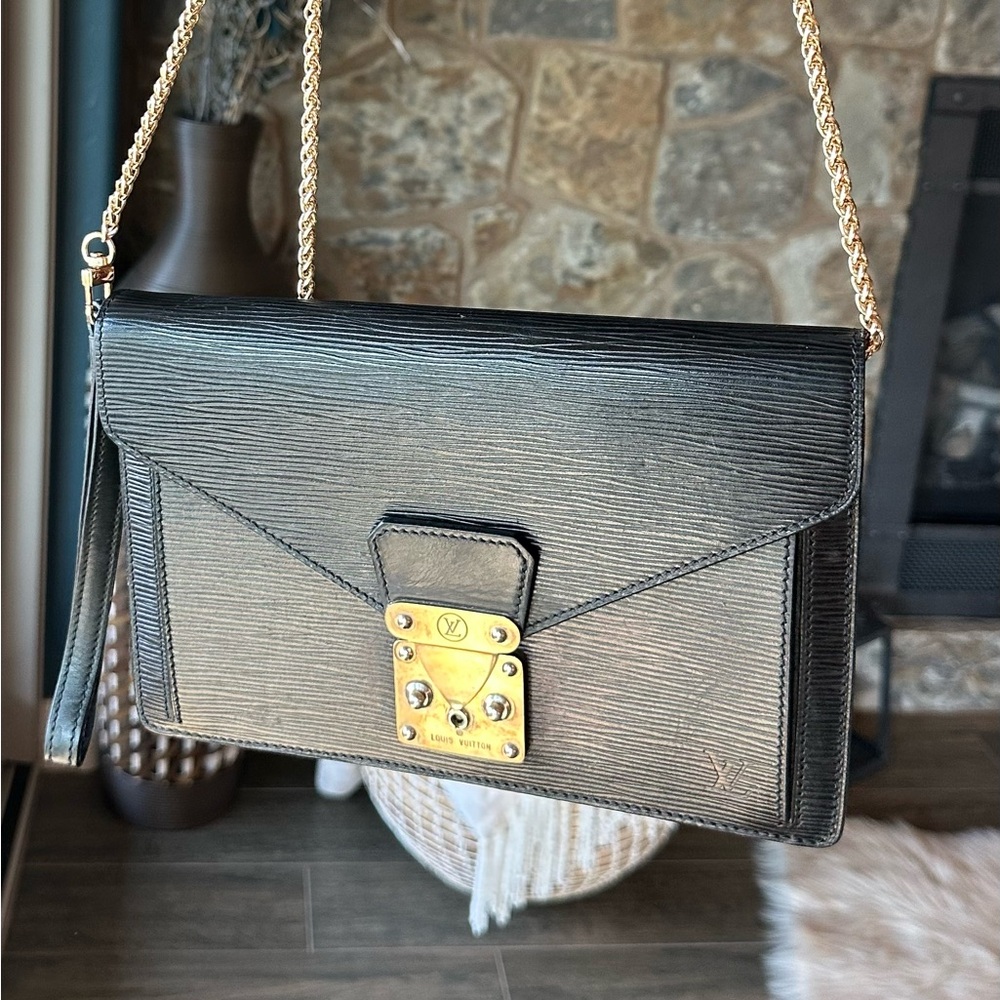 Authentic LOUIS VUITTON Epi Leather Black Crossbody Bag, gift box,dust bag,w/COA